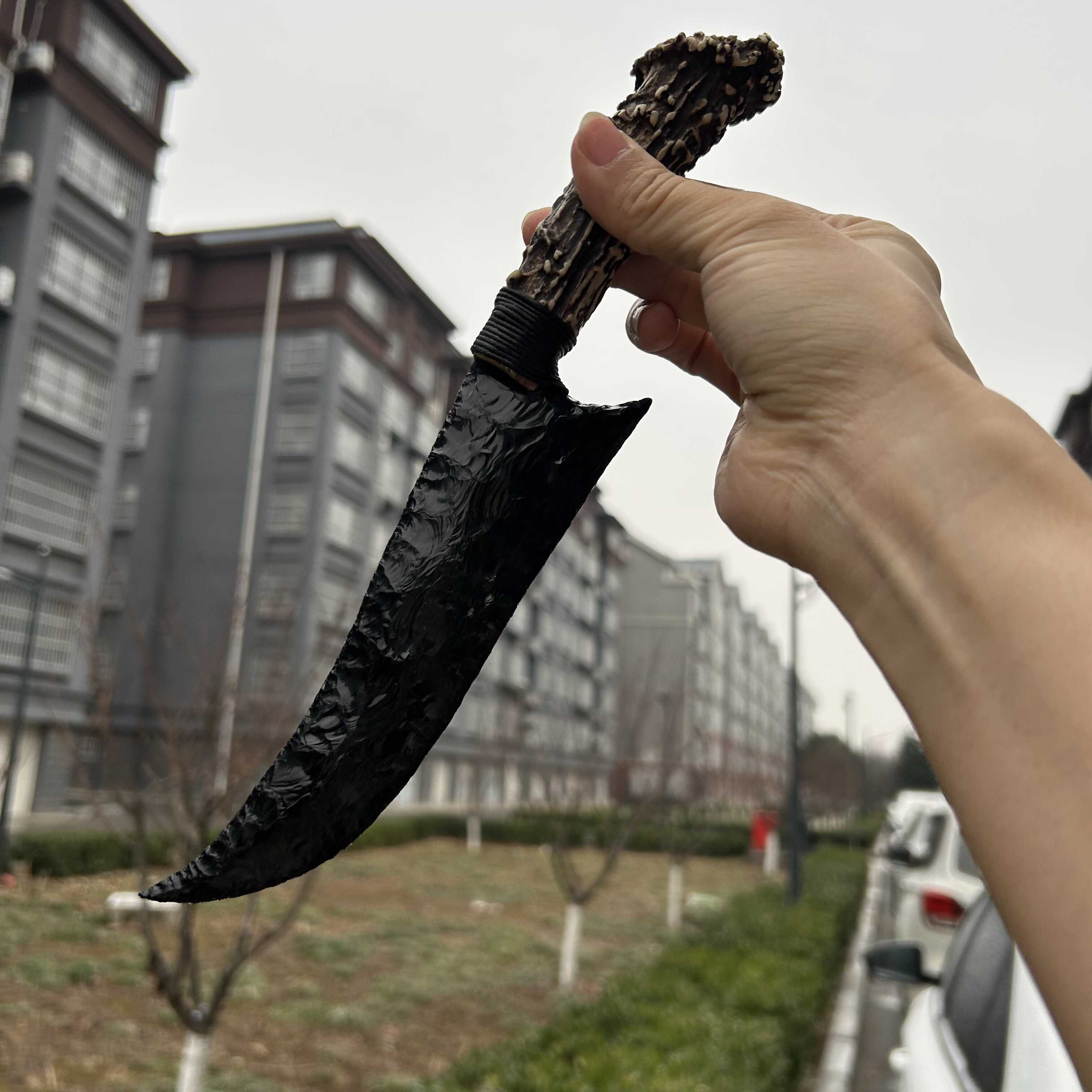 Obsidian Hunting Knife with White Antler Handle